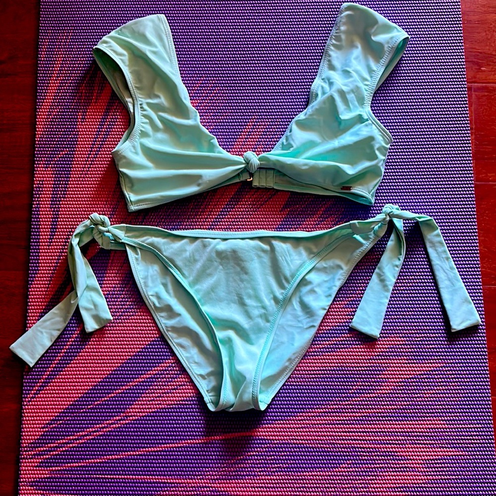 Super Cute XOXO size XL Two Piece Mint Green Bikini